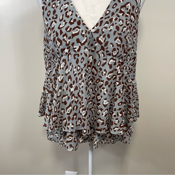 DAVI & DANI Slate Brown Leopard Print V-Neck Sleeveless Ruffled Blouse - MEDIUM - Picture 5 of 9